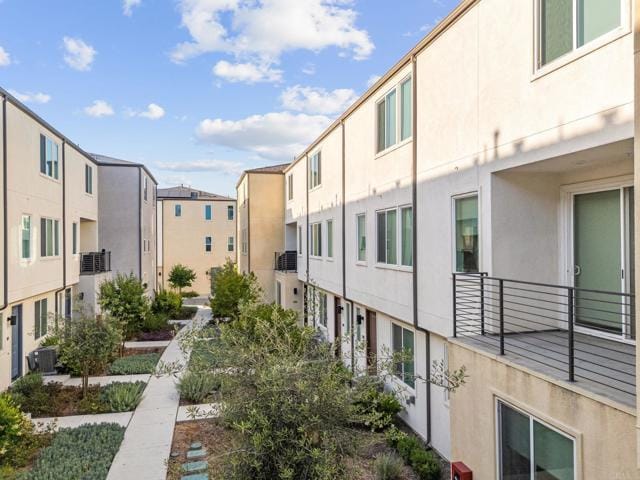 Building Photo - 5485 Seacliff Pl