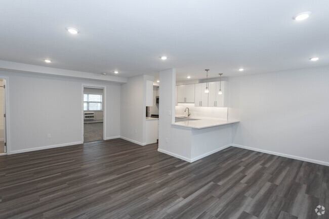 Interior Photo - Heritage Oyster Bay