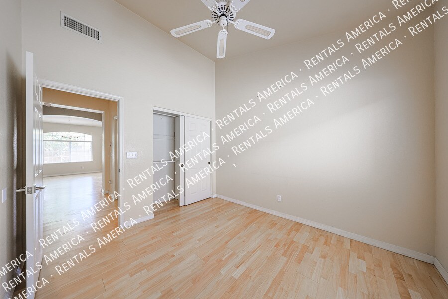 Building Photo - 15237 S 47th Way
