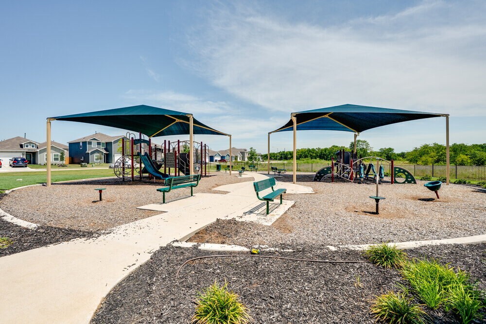 Building Photo - 1545 Woodwinds Dr