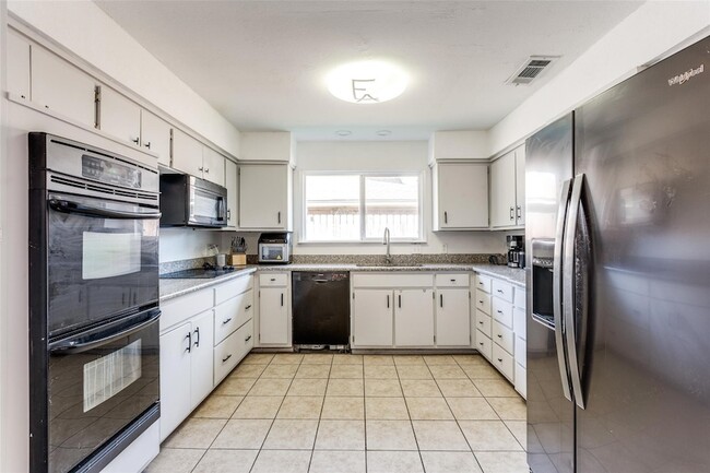 Building Photo - 12333 Ferris Creek Ln