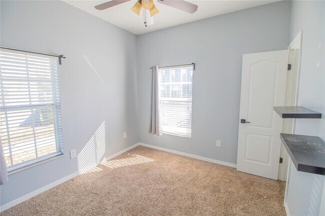 Building Photo - 12930 Kings Crossing Dr