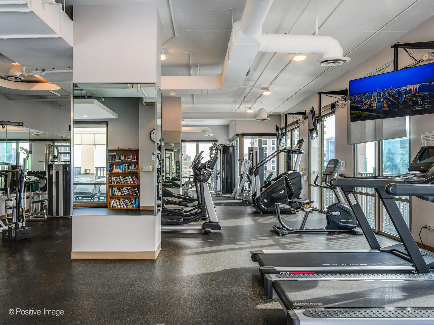 Building Photo - 2 E Erie St