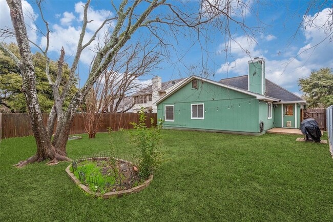 Building Photo - 900 Angleton Cove