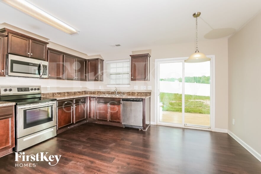 Building Photo - 1547 Kilstrom St