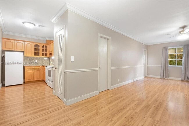 Primary Photo - 2424 SE 17th St