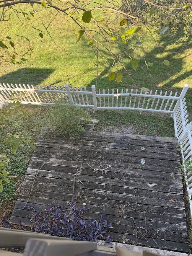 Building Photo - River Crossing 2 Bed 2 1/2 Bath - 2 Story Townhome