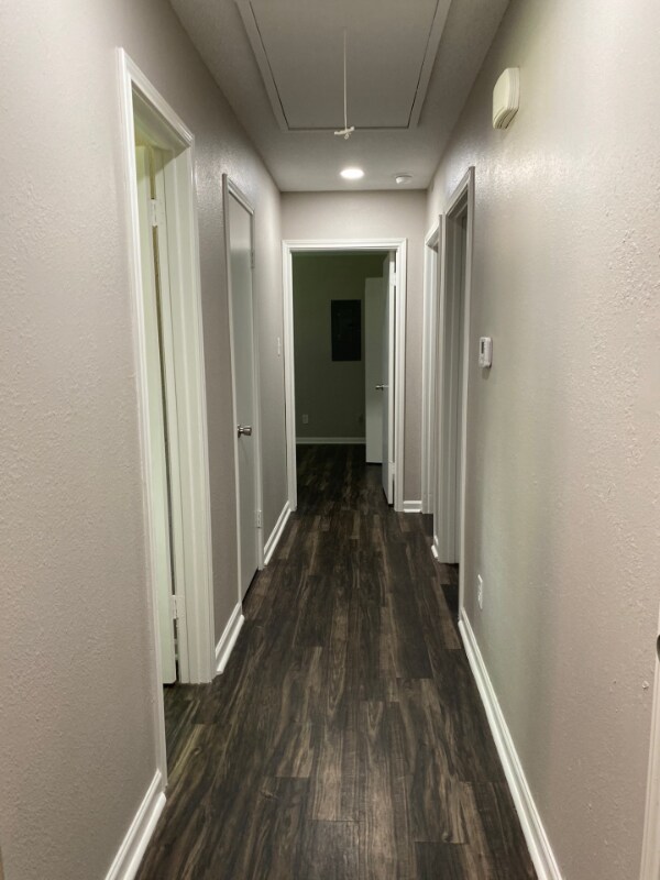 Building Photo - 100 Medina Dr