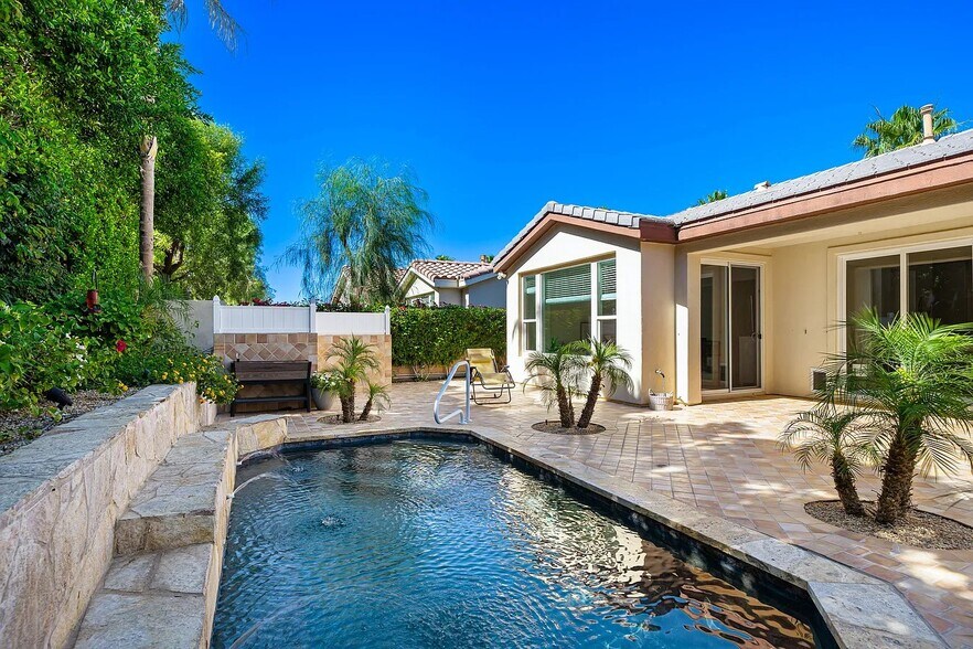 Building Photo - 60755 Living Stone Dr