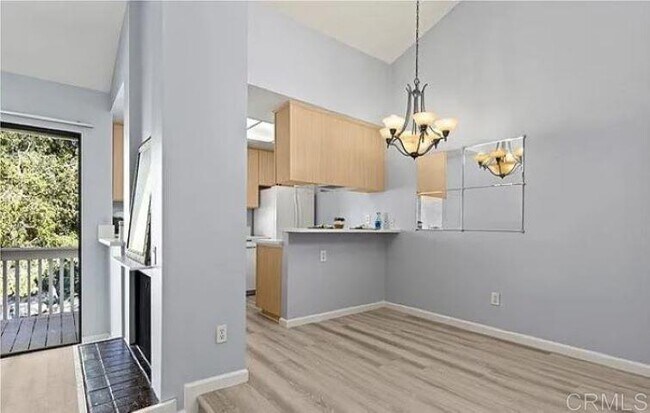 Building Photo - 90 Lakepines