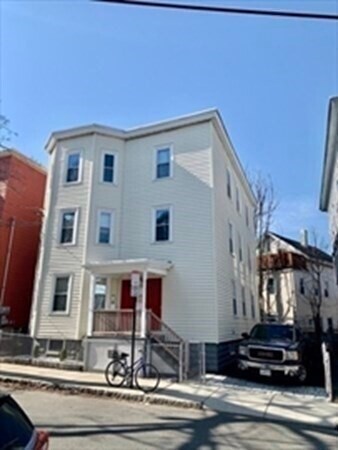 Building Photo - 37 Calvin St