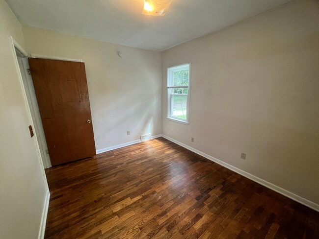 Building Photo - 526 Spartan Ave