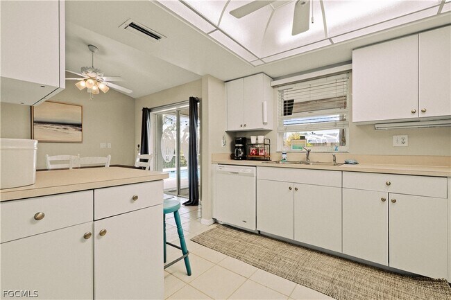 Building Photo - 408 SE 23rd Terrace