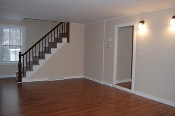Building Photo - 21 Elm St