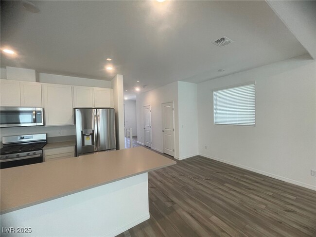 Building Photo - 5749 Avondale Rise Wy