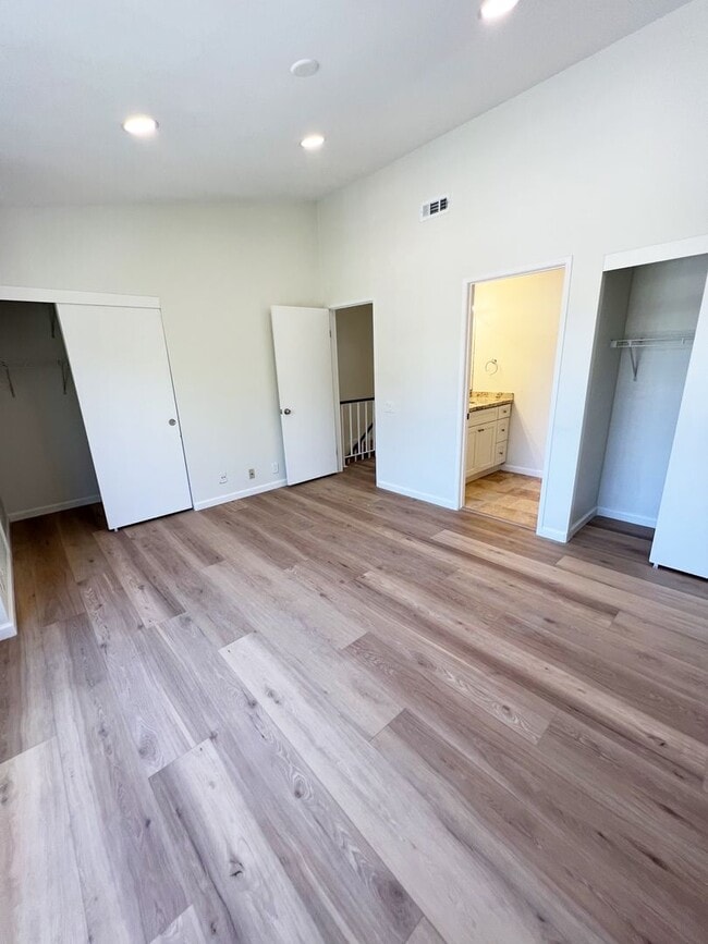 Building Photo - Newly renovated Carmel Valley townhome in The Groves