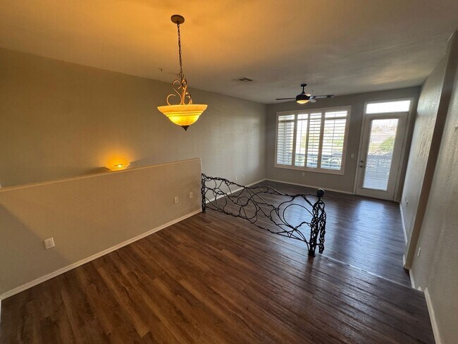 Building Photo - 2 Bedroom - 2 Bath - Garage - 940 Sq. Ft. Condo Tempe Town Lake Condos