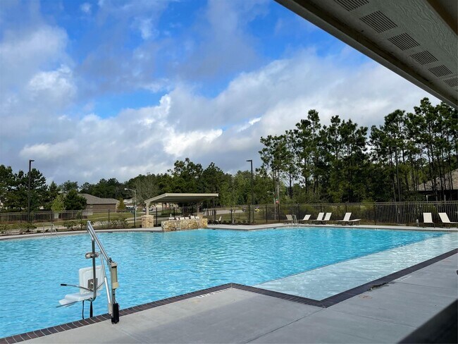 Building Photo - 18356 Klamath Falls Ln