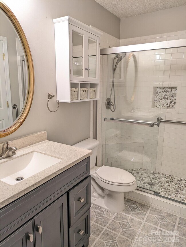 Building Photo - 152 Everett Park Dr