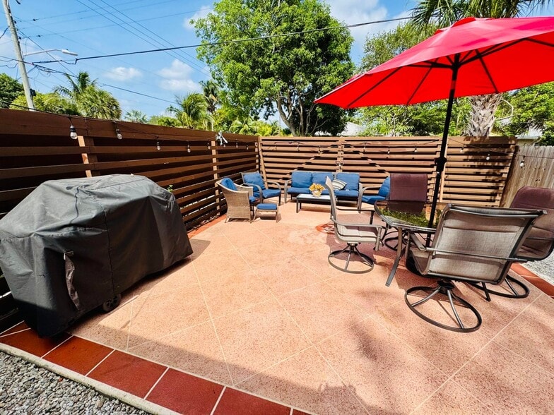 Building Photo - 601 N E St