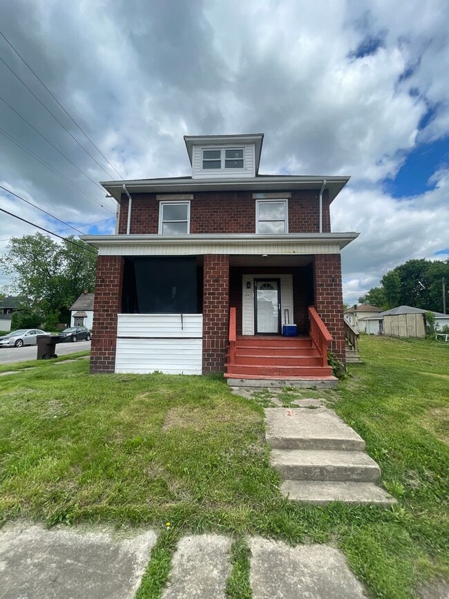 Primary Photo - 247 Cedar Ave