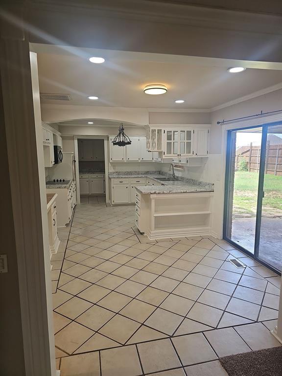 Building Photo - 3300 Choctaw Dr