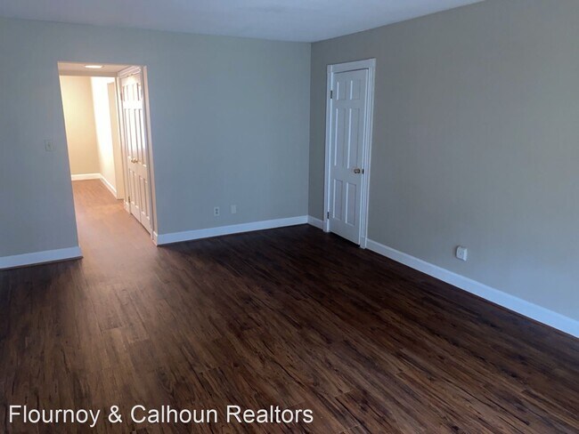 Building Photo - 2 br, 2 bath House - 2230 Cherokee Avenue #25