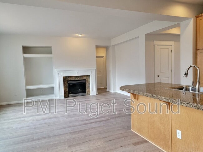 Building Photo - 576 Mount Baker Pl NE