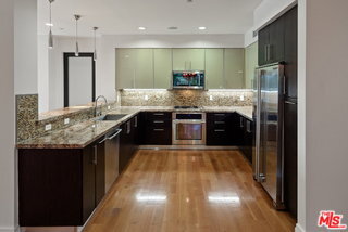Building Photo - 1304 S Roxbury Dr