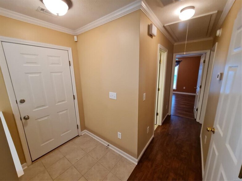 Building Photo - 1576 Hallwood Ln