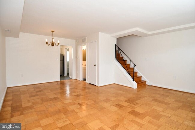 Building Photo - 3737 Ingalls Ave