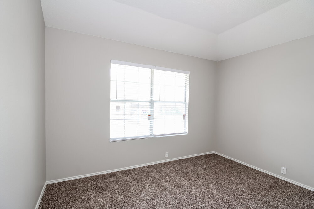 Building Photo - 216 High Pointe Ln