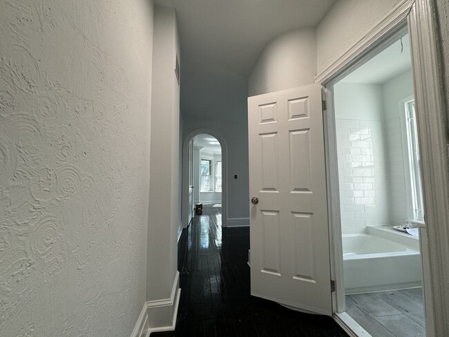 Building Photo - 2221 N 18th St