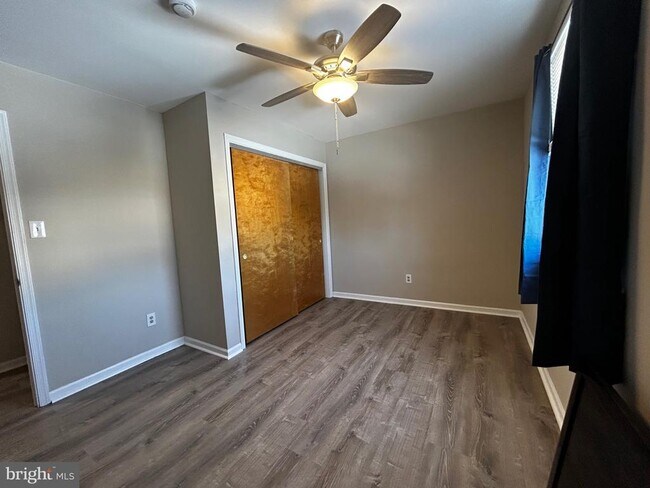 Building Photo - 478 E Main St