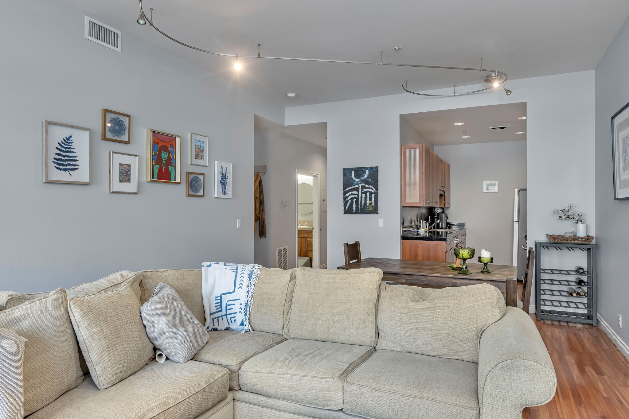 Building Photo - 618 NW 12th Ave