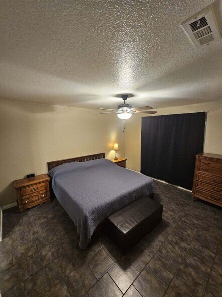 Building Photo - 1460 Berry Dr