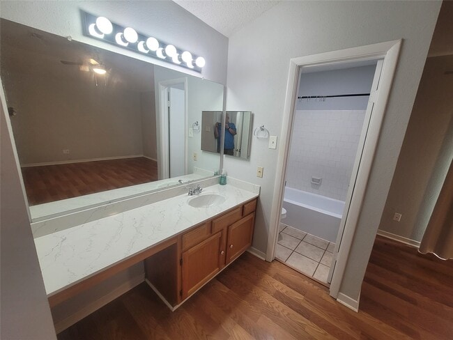 Building Photo - 22715 Braken Manor Ln