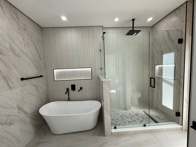 Building Photo - 5380 Oakbourne Ave