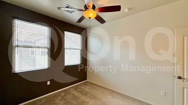 Building Photo - 2222 E Huntington Dr