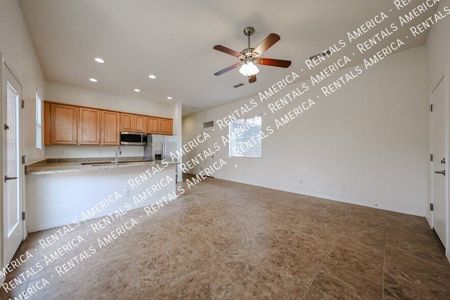 Building Photo - 1133 E Buckingham Ave