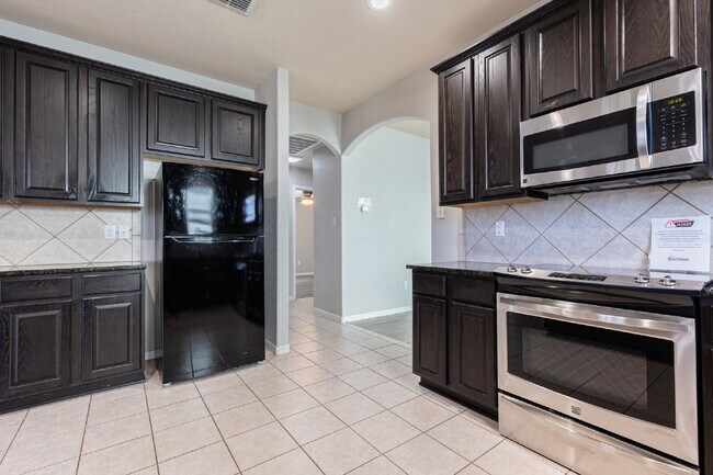 Building Photo - 5815 Southern Knoll