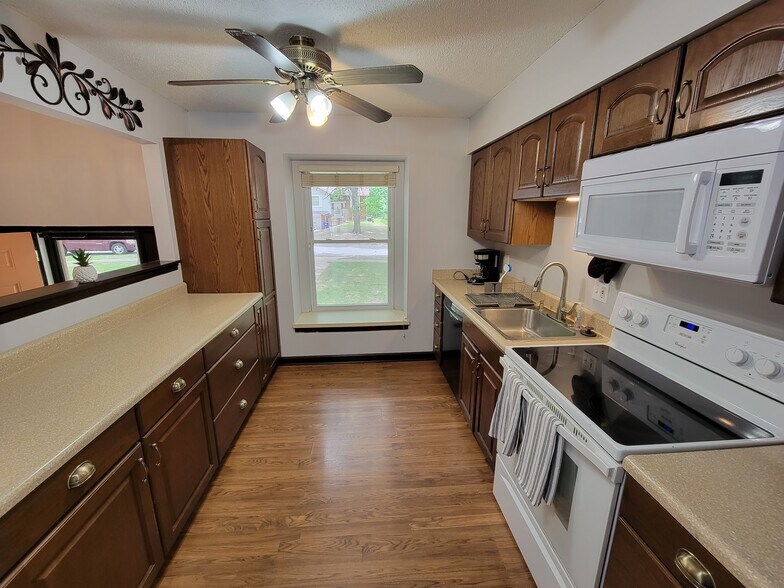 Building Photo - 7806 Eby St