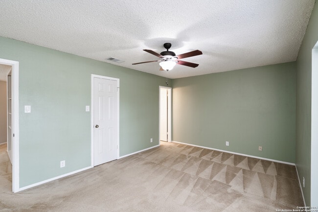 Building Photo - 9614 Fern Crest