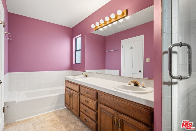 Building Photo - 7315 W 82nd St