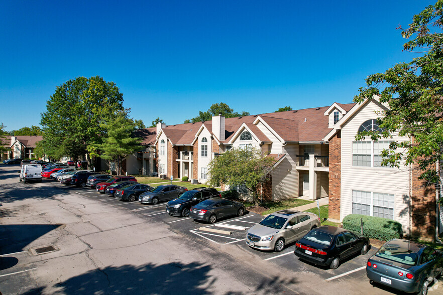 Building Photo - Sugar Pines