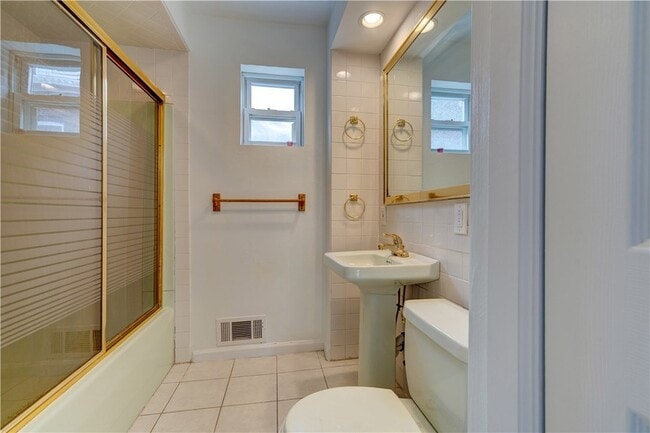 Building Photo - 5264 Dresden Wy