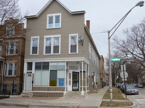 Building Photo - 2100 W Barry Ave