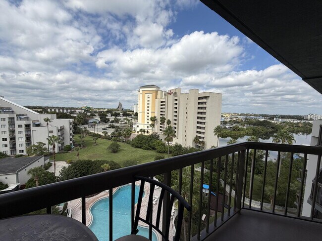 Building Photo - "Spacious 2-Bed, 2-Bath Condo Retreat in the Heart of Orlando!"
