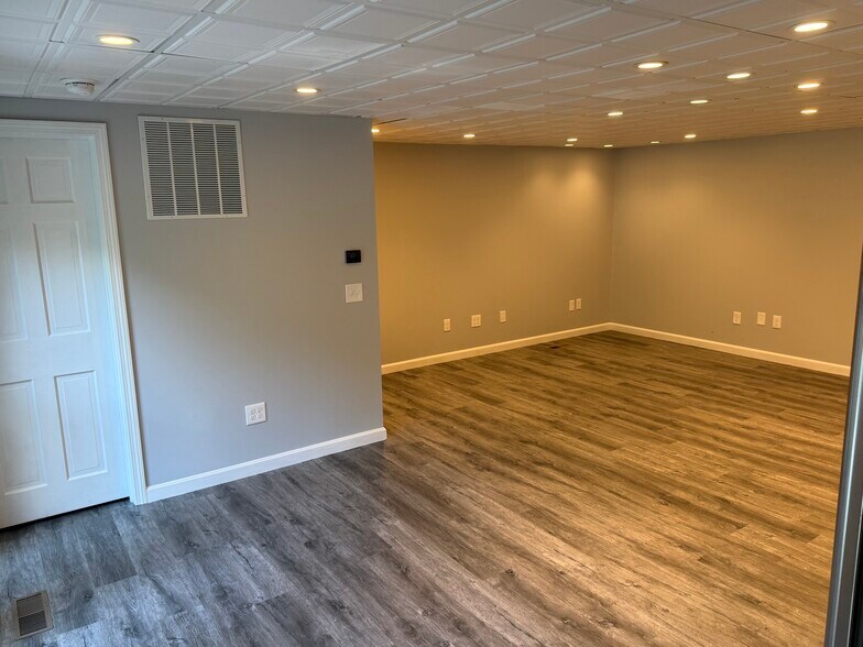 Building Photo - 88 Hilltop Dr