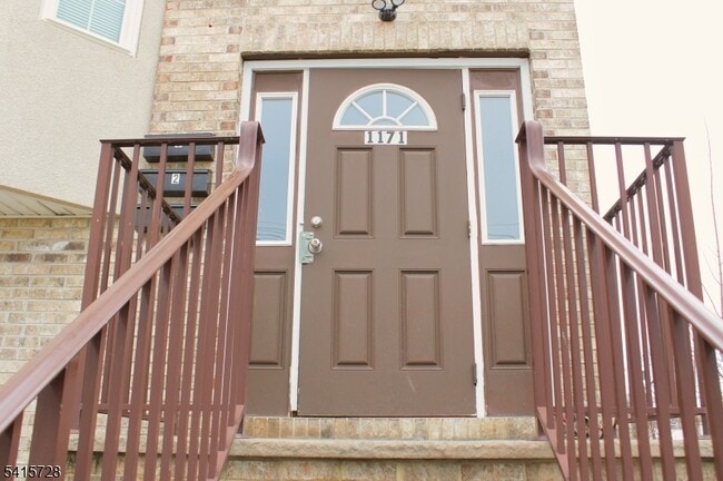 Building Photo - 1171 Chestnut St